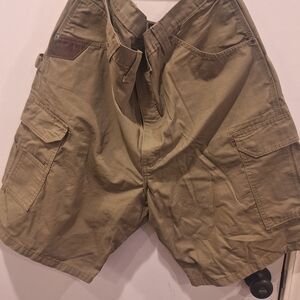 Wrangler Men's Cargo Shorts in Olive
